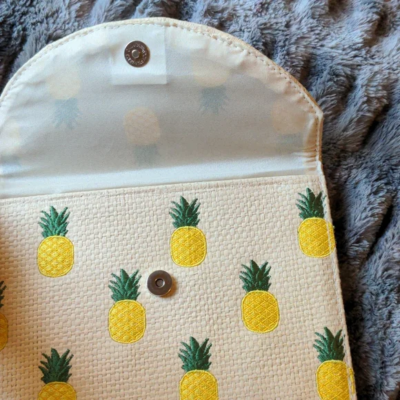 Forever 21 Pineapple Straw Clutch - Picture 2 of 5